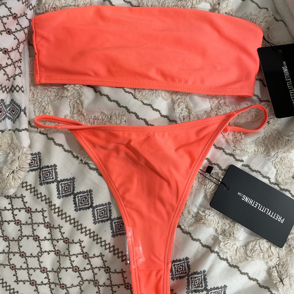 Bikini Set - Picture 3 of 5
